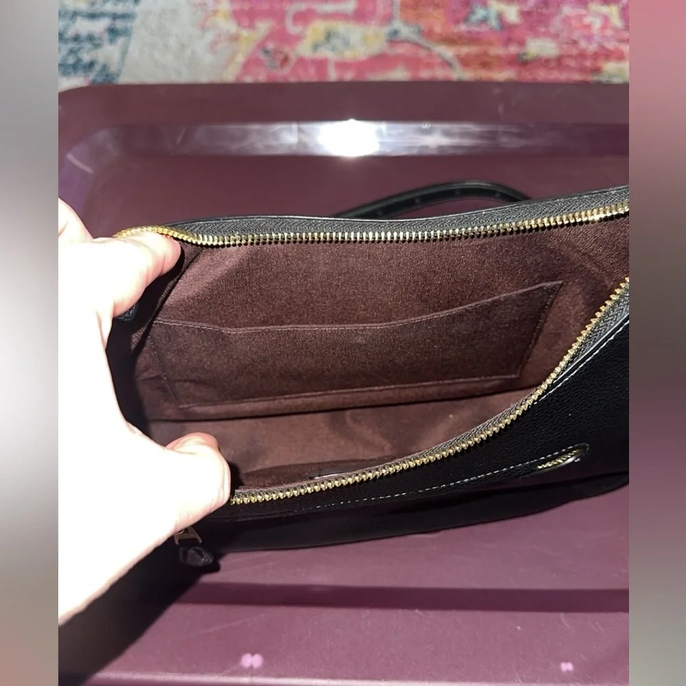 Coach purse - Picture 4 of 7